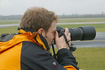 Daniel fotografierend