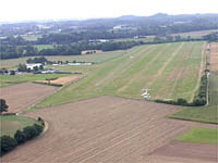 Im Anflug auf die Piste 24 am Flugplatz Krefeld-Egelsberg